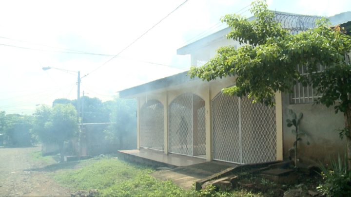 MINSA realiza jornada de fumigación en el barrio Carlos Núñez