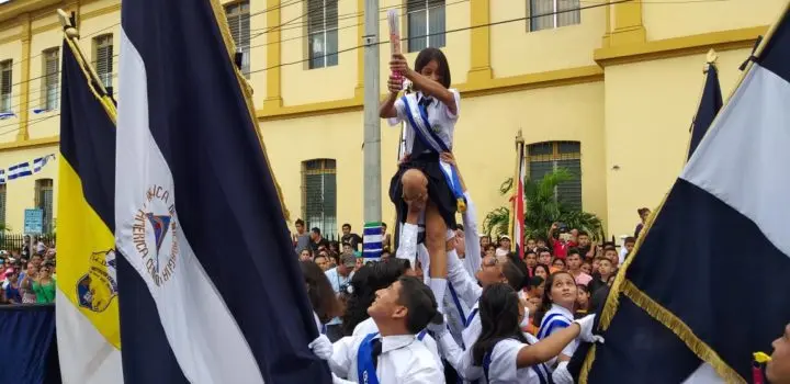 Masaya se viste de azul, blanco y azul en saludo a las fiestas patrias
