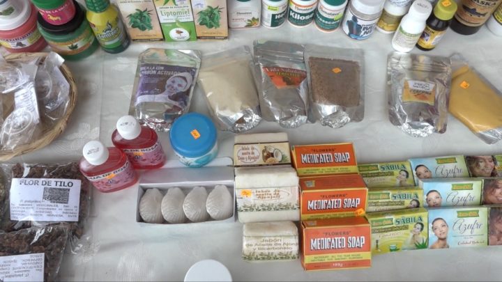 Nicaragüenses feria popular medicina