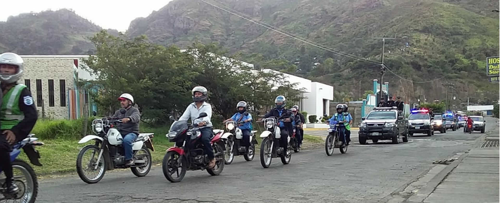 Policía de Jinotega celebra su 40 aniversario con alegre diana