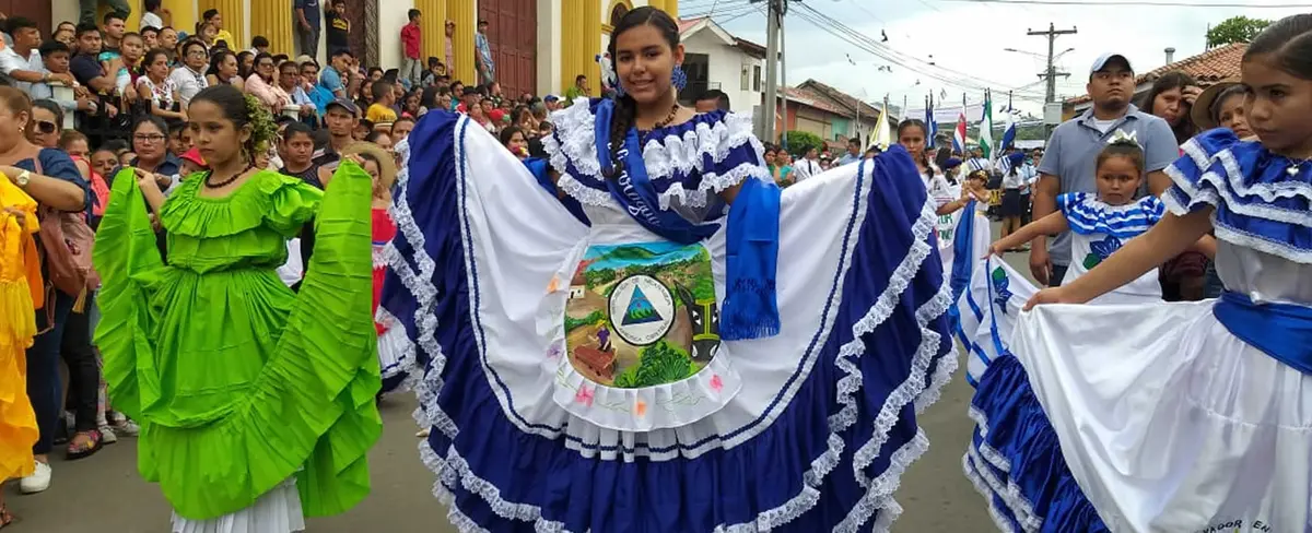Masaya se viste de azul, blanco y azul en saludo a las fiestas patrias