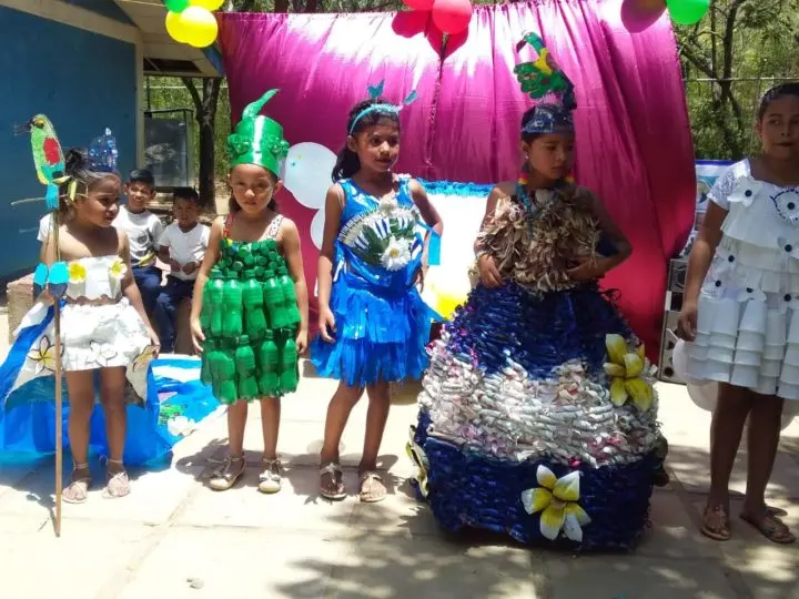 Centro Educativo Ramón Alejandro Roquez saluda las fiestas patrias