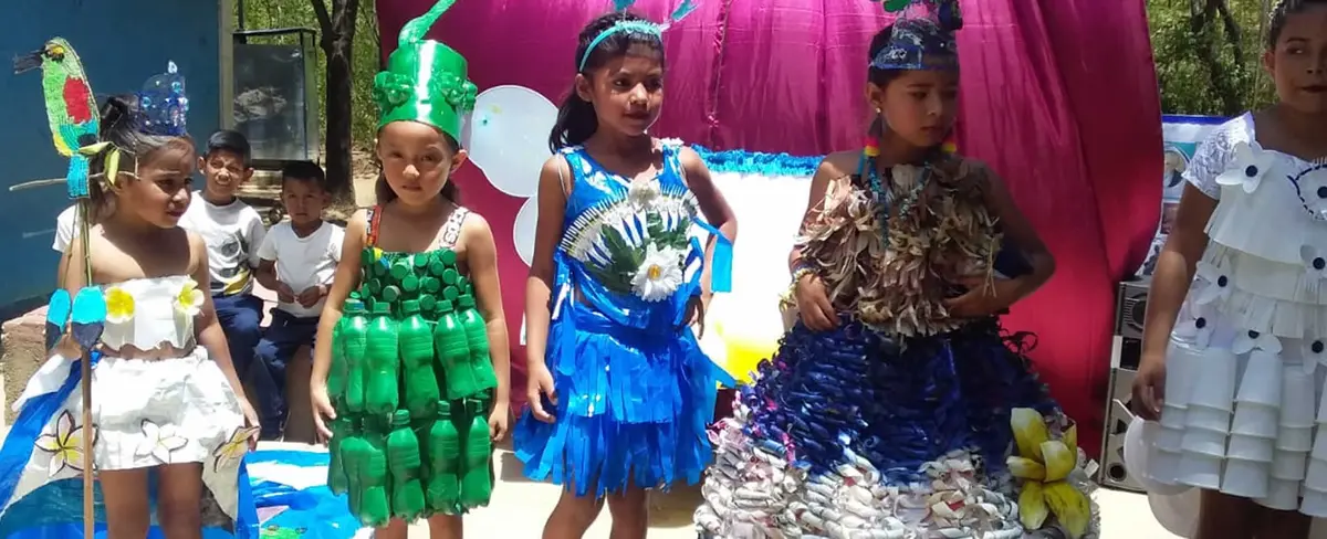 Centro Educativo Ramón Alejandro Roquez saluda las fiestas patrias