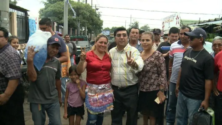 comerciantes mercado Israel Lewites