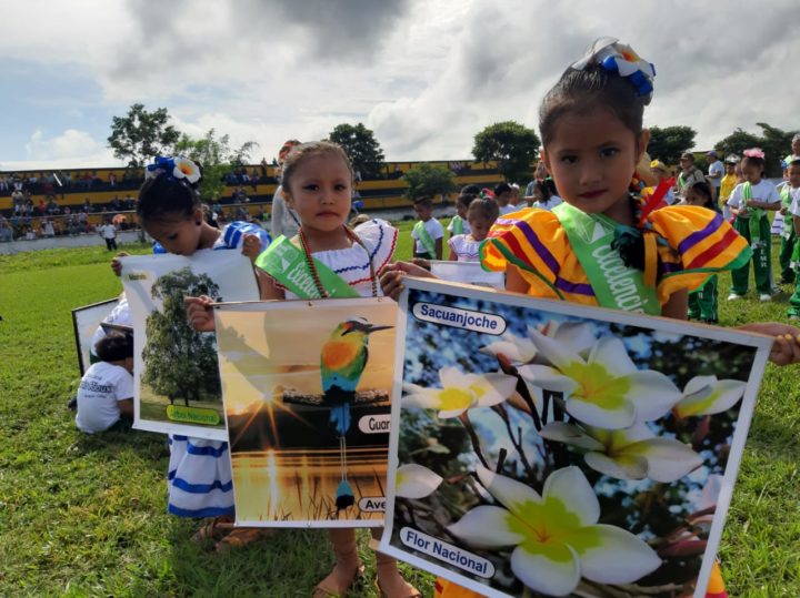 Estudiantes de educación inicial de San Marcos honran a la patria