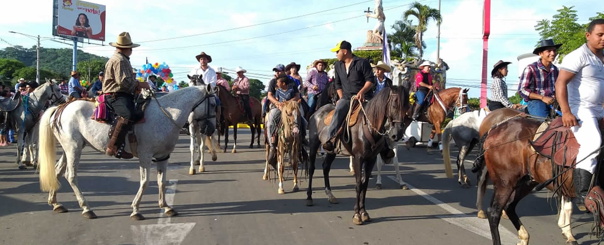 Familias disfrutan del tradicional desfile hípico de Masaya en honor a San Jerónimo