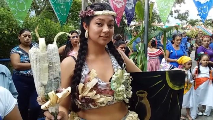 Autoridades de Jinotega coronan a su Reina Municipal del Maíz
