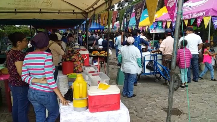 Autoridades de Jinotega coronan a su Reina Municipal del Maíz