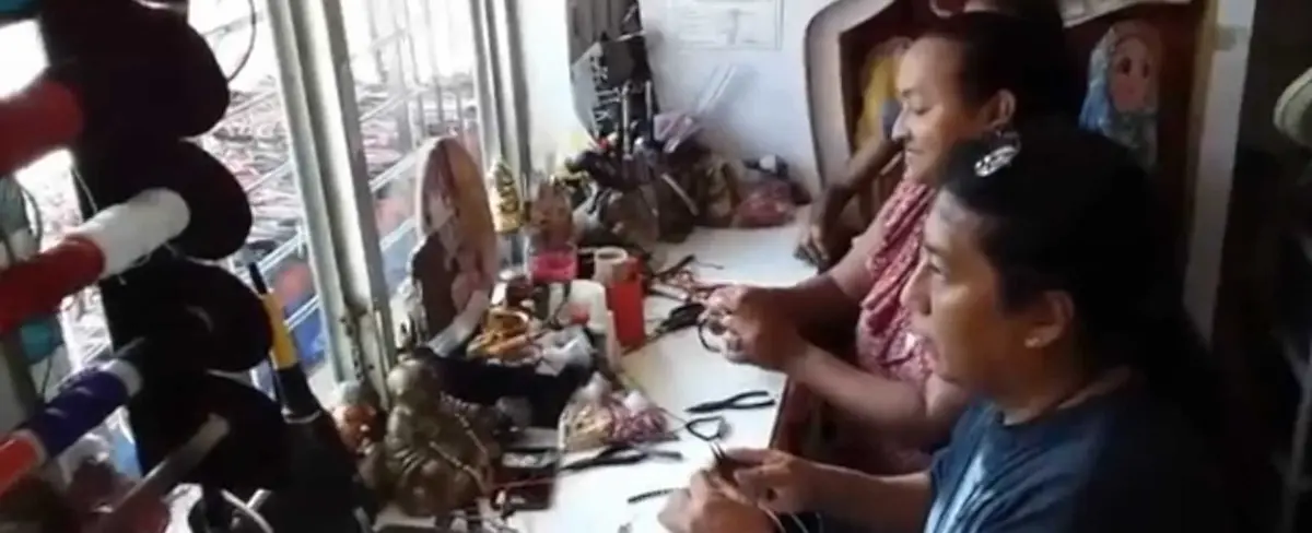 Matrimonio de artesanos resalta los colores patrios en Juigalpa