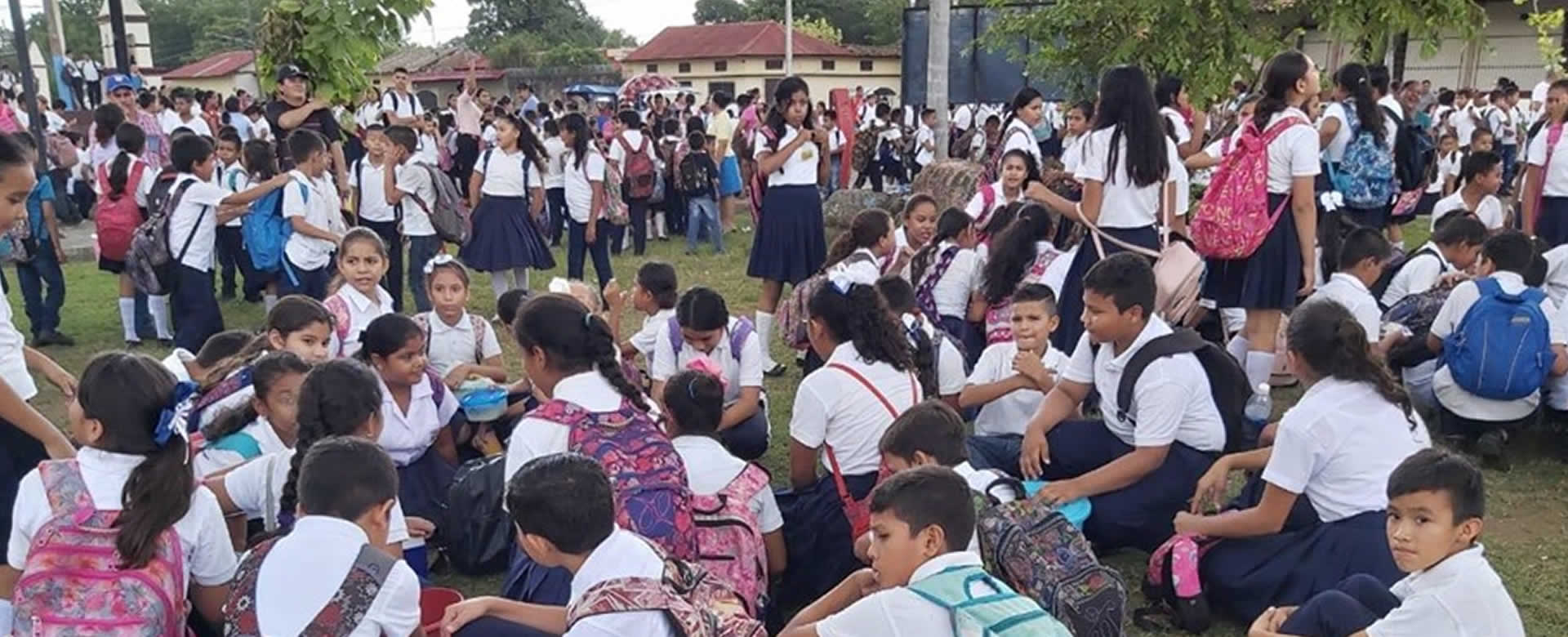 Leoneses participan del ejercicio de preparación y protección de la vida