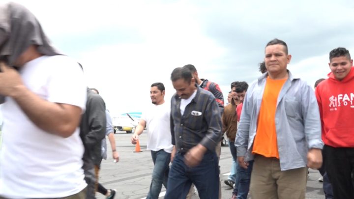 Más de 90 nicaragüenses llegan al país deportados de Estados Unidos