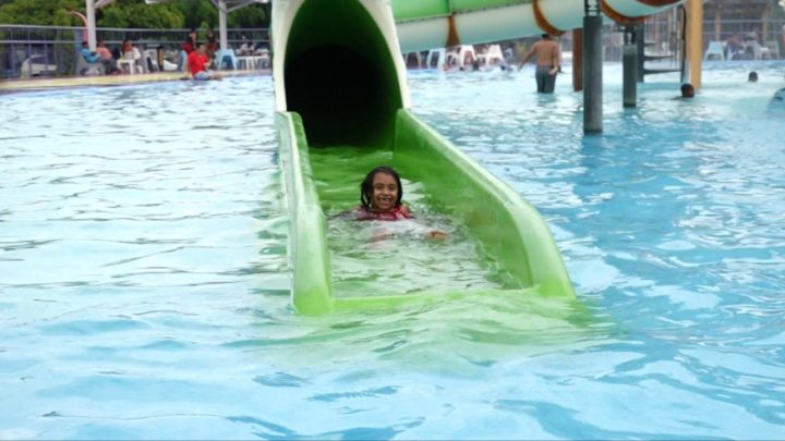 El Parque Acuático refresca a grandes y chicos en Managua