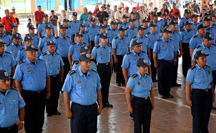 Policía Nacional de Chinandega asciende en grados a sus oficiales