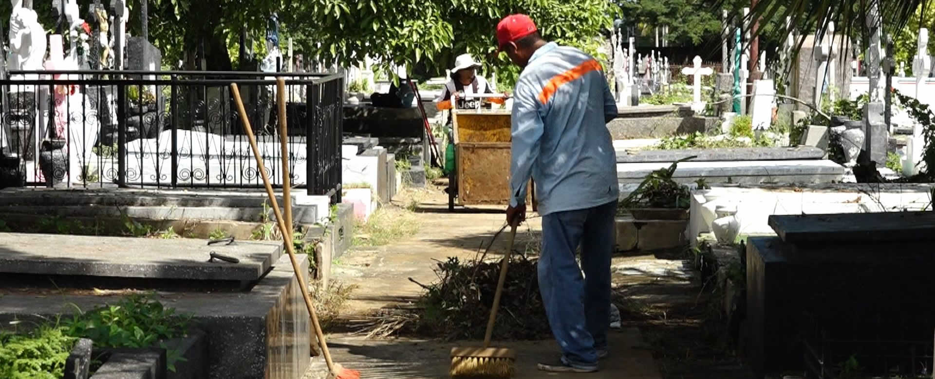 Alcaldía de Managua refuerza la limpieza en los cementerios
