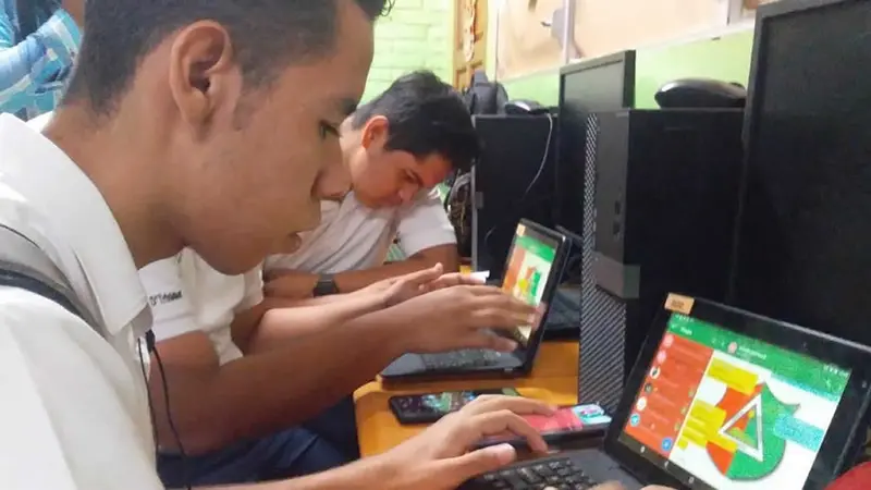 Alumnos participan en el certamen distrital Mi NicaAP