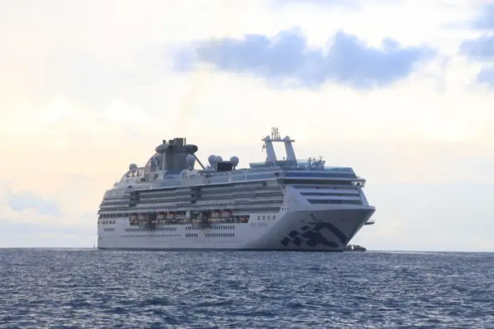Atraca Crucero Coral Princess en San Juan del Sur, Nicaragua