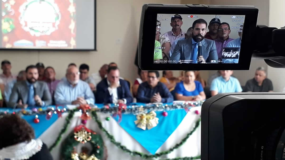 Autoridades anuncian el inicio de temporadas de compras navideñas
