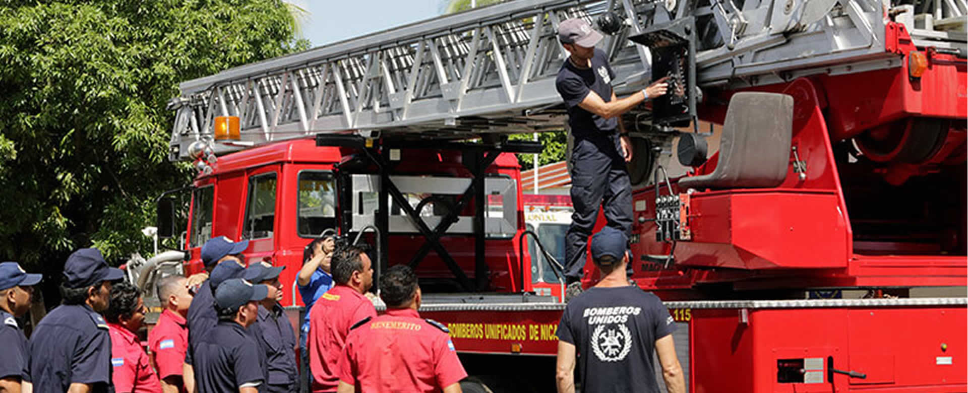Bomberos de Nicaragua son capacitados por colegas españoles