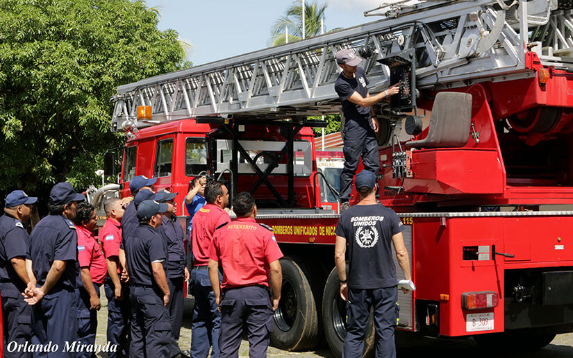 Bomberos de Nicaragua son capacitados por colegas españoles