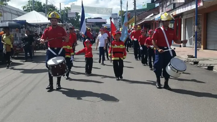 Bomberos de Estelí realizan ejercicio demostrativo 