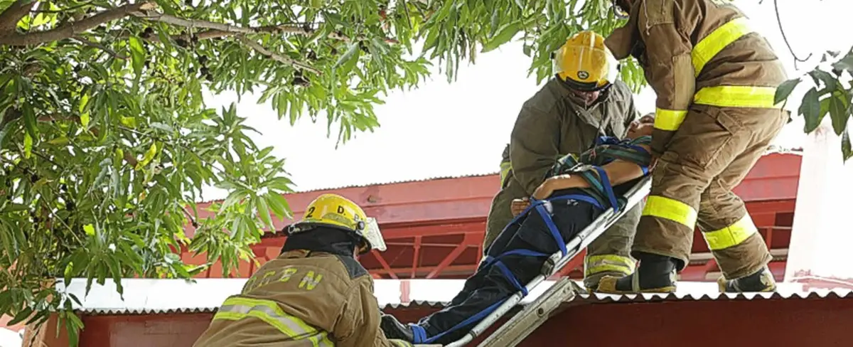 Bomberos Unificados realizan simulacro de rescate en temporada de lluvia