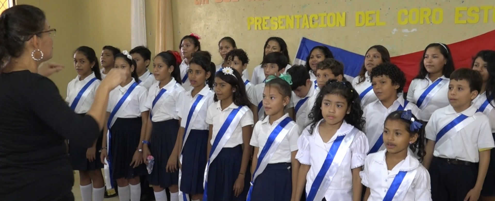 Coro estudiantil "Rubén Darío" honra la memoria de Benjamín Zeledón