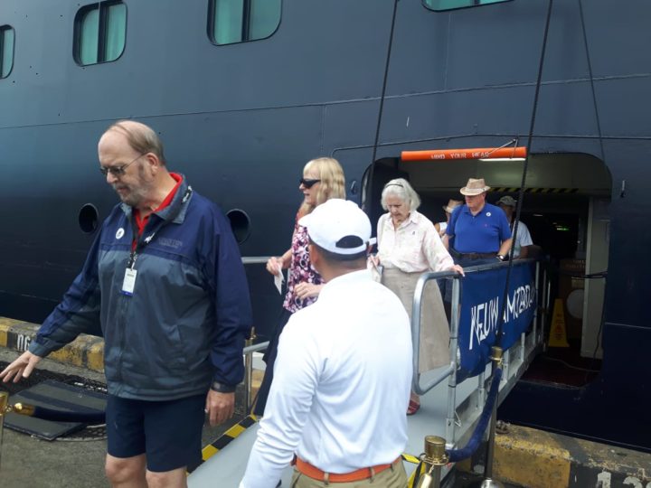 Atraca el Crucero Nieruw Ámsterdam con más de 2 mil tripulantes 
