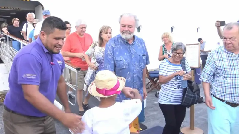 Crucero Regatta atraca en el Puerto Corinto, Chinandega