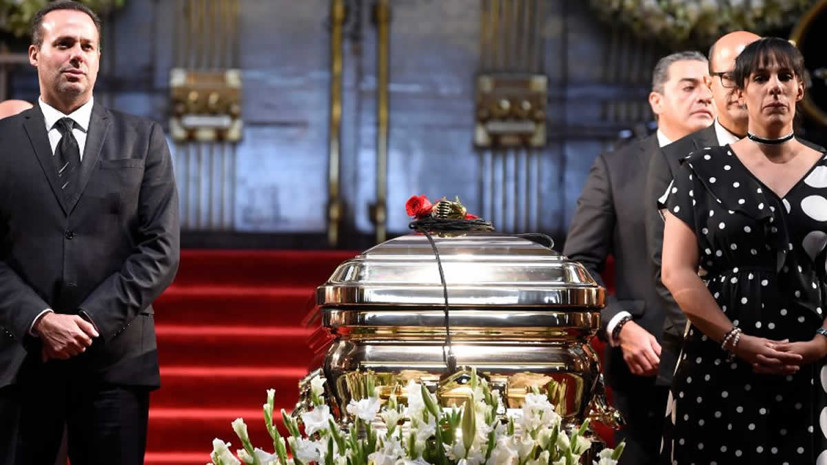 Despiden a José José en el Palacio de Bellas Artes de México