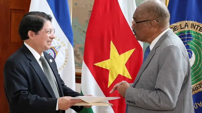 Embajadores presentan Copias de Estilo al Canciller de Nicaragua