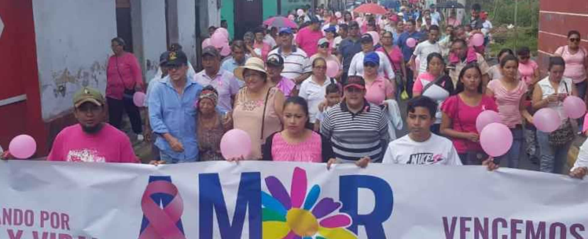 Estelianos caminan en el día de la Lucha contra el Cáncer de Mama