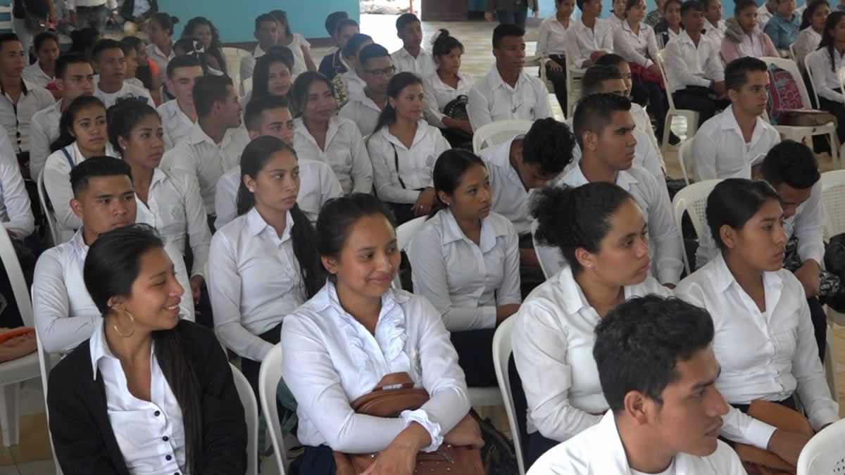 Estelí Alumnos de la escuela Mirna Mariana reciben bono solidario