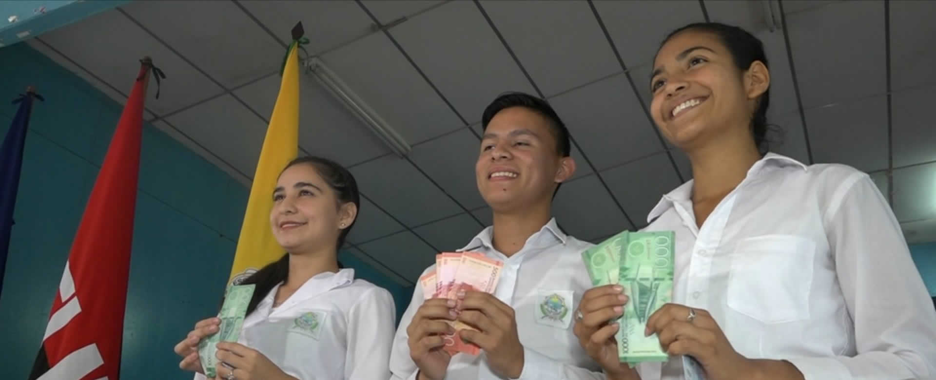 Estelí: Alumnos de la escuela Mirna Mariana reciben bono solidario