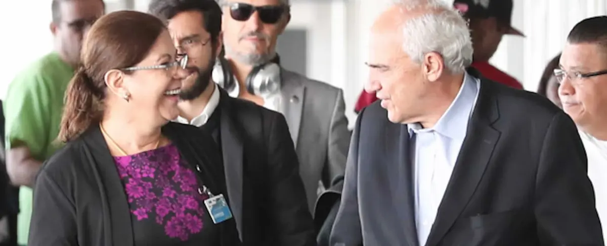 Expresidente colombiano Ernesto Samper arriba a Nicaragua