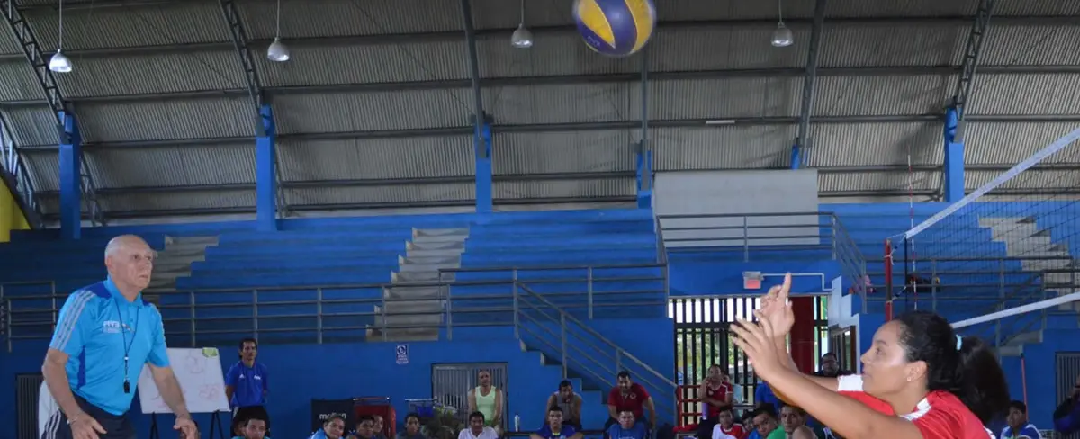 FNVB promueve curso para entrenadores nacionales de Voleibol