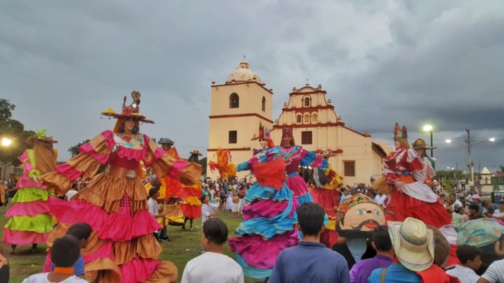 Familias de Sutiaba celebran con un carnaval cultural la Resistencia Indígena