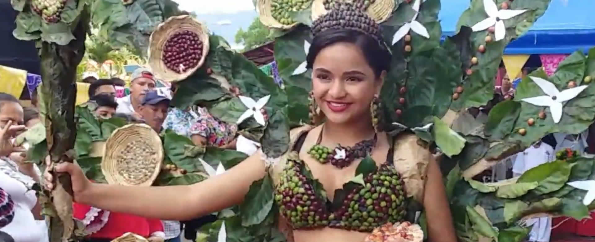 Jinotega: Coronan a la reina departamental del café