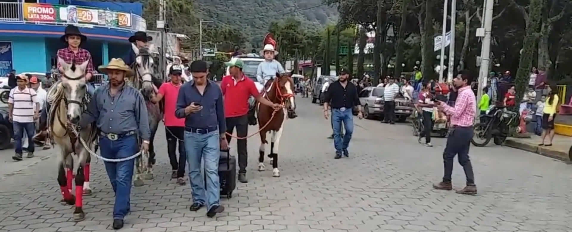 Jinotega: Niños caballeristas desfilan por primera vez