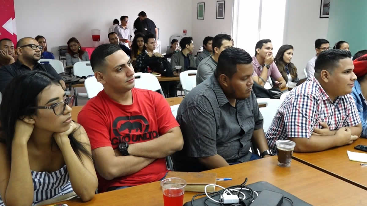 Llevan a cabo el taller de introducción al arte audiovisual en el CNEAC