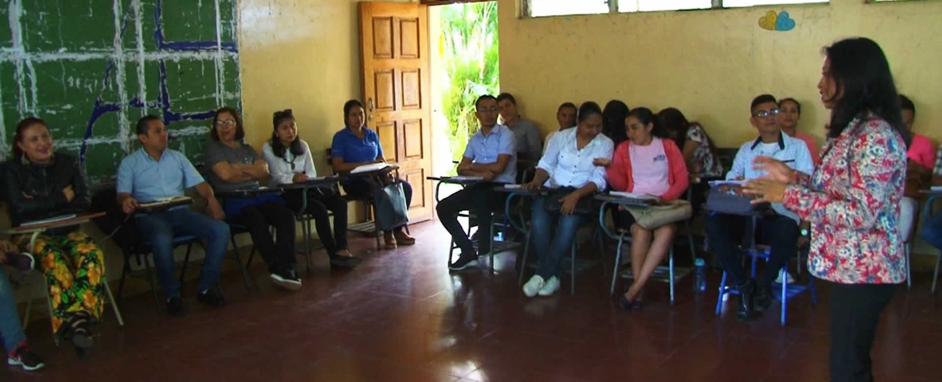 MINED contratará a más de 200 nuevos docentes para impartir inglés