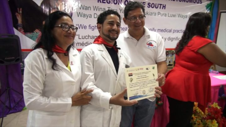 MINSA entrega reconocimientos a médicos de Bluefields