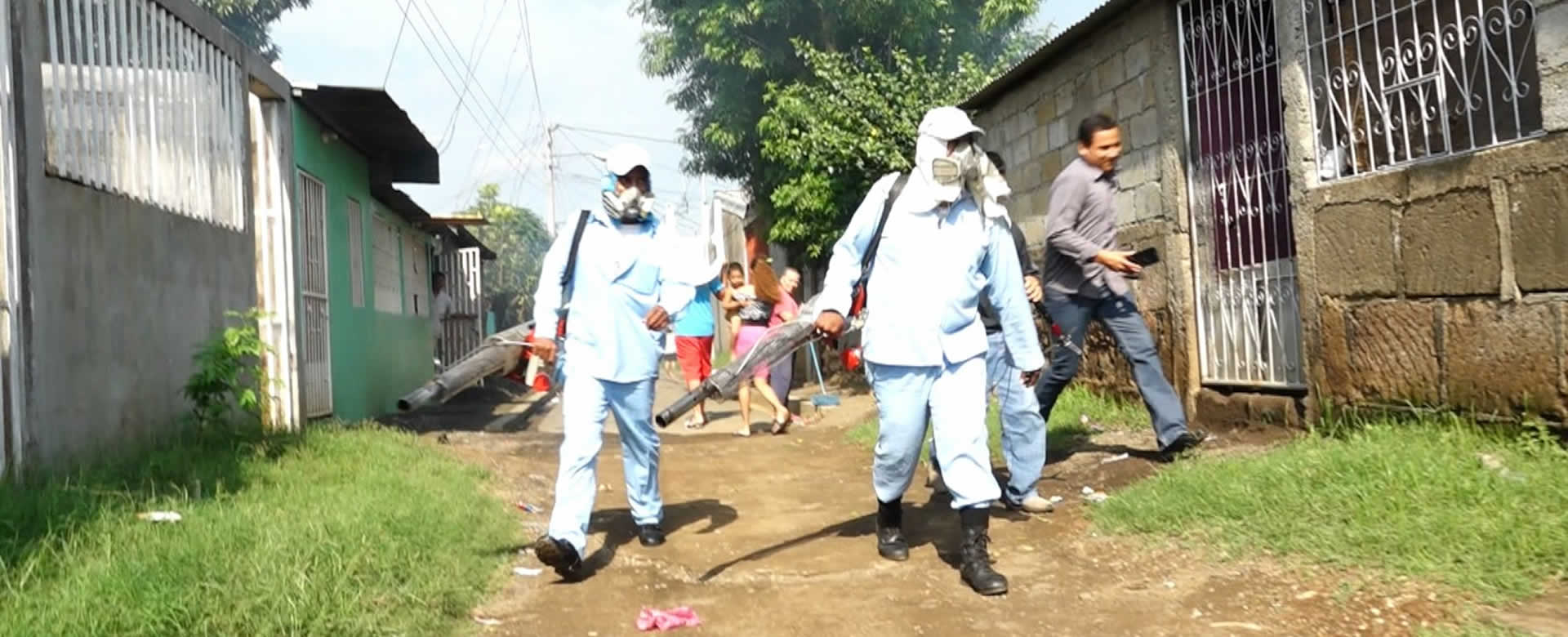 MINSA realiza eliminación de zancudos en el barrio René Cisneros