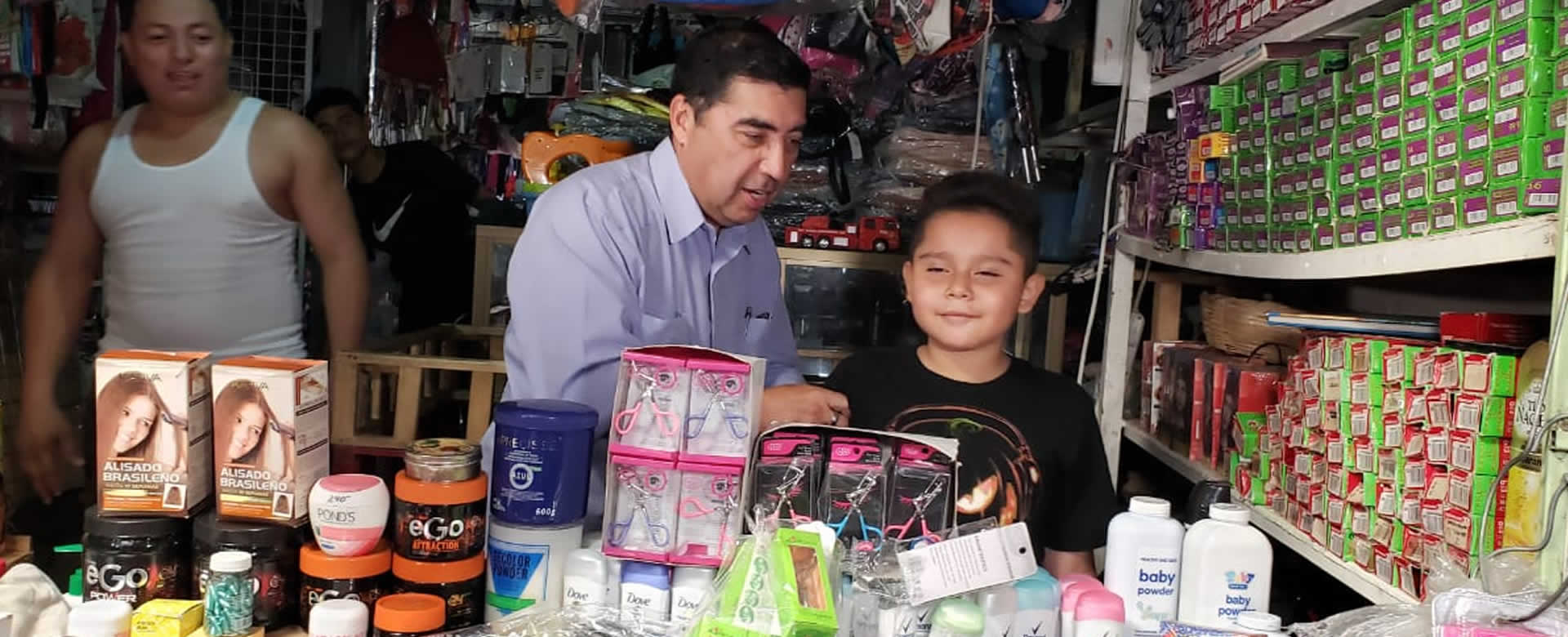 Mercado Iván Montenegro desde ya ofrece todo para la navidad