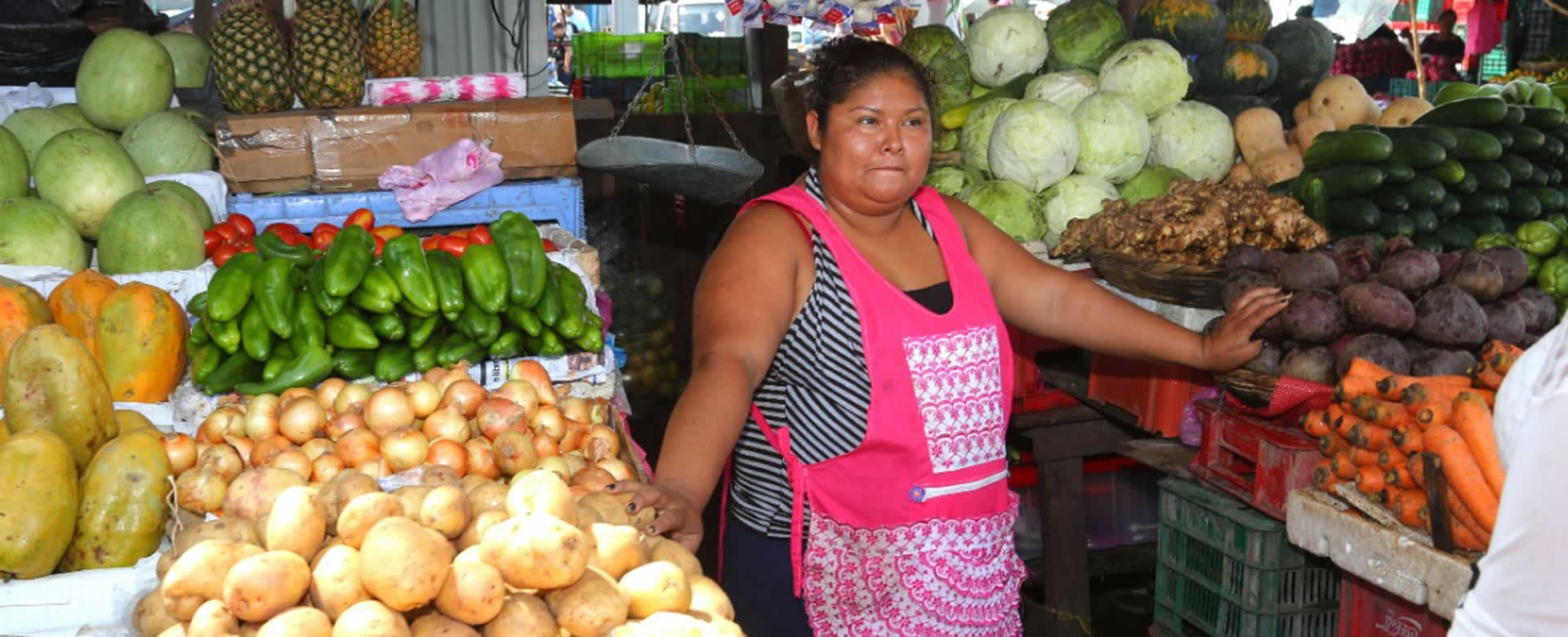 Mercados capitalinos realizan feria de descuentos navideños