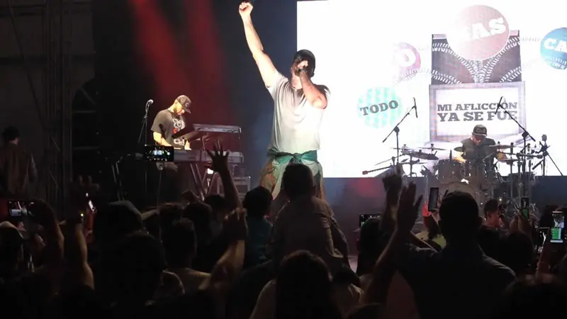 Miles de cristianos disfrutan del concierto de Alex Zurdo