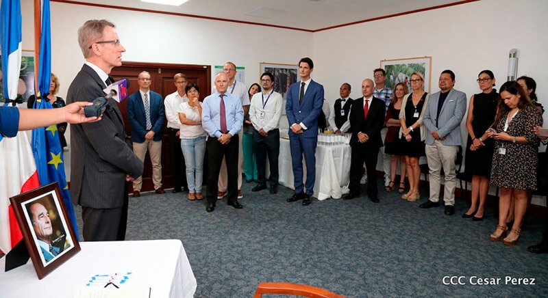 Nicaragua acompaña a embajada de Francia en homenaje a Jacques Chirac