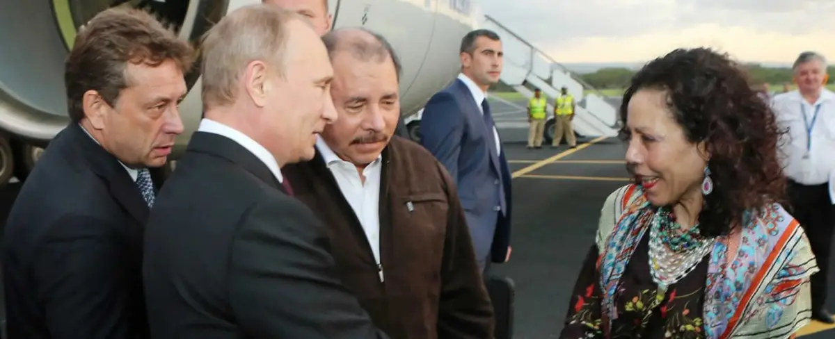 Presidente de Rusia condecora a la Vicepresidenta de Nicaragua con la Orden de la Amistad