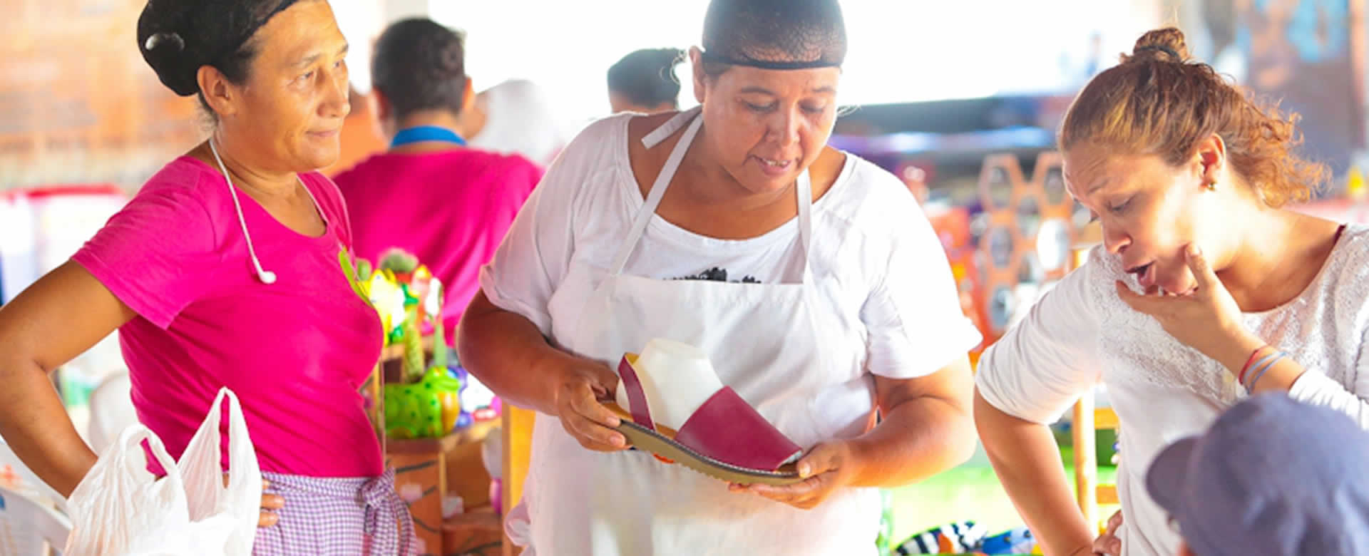 Tiangue Hugo Chávez celebra la Resistencia Indígena con una Expo Feria