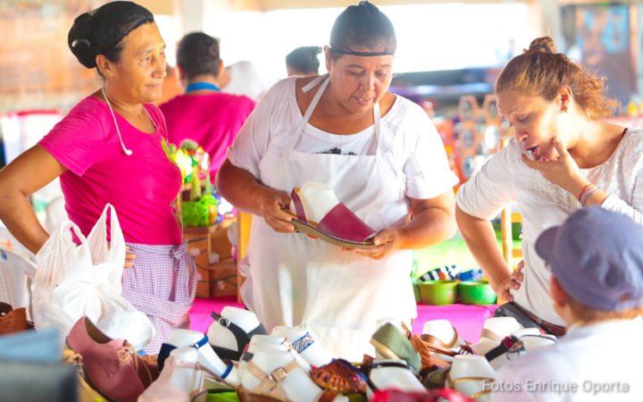 Tiangue Hugo Chávez celebra la Resistencia Indígena con una Expo Feria 