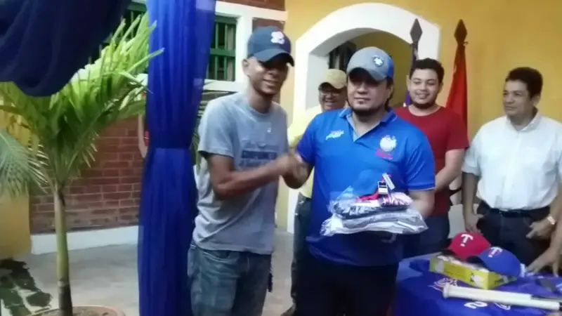 Toros de Chontales reciben uniformes oficiales para el Sub 23 Pomares
